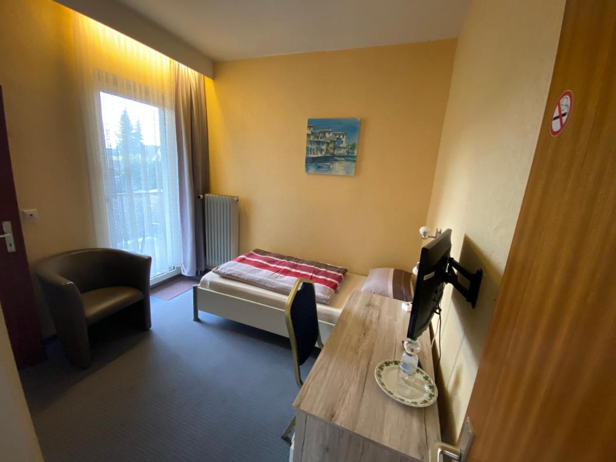 Hotelpension Am Thermalbad Bad Nenndorf Exterior foto